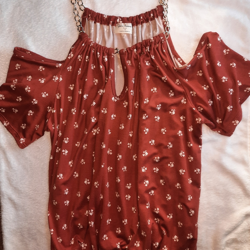 Over the shoulder flower print shirt